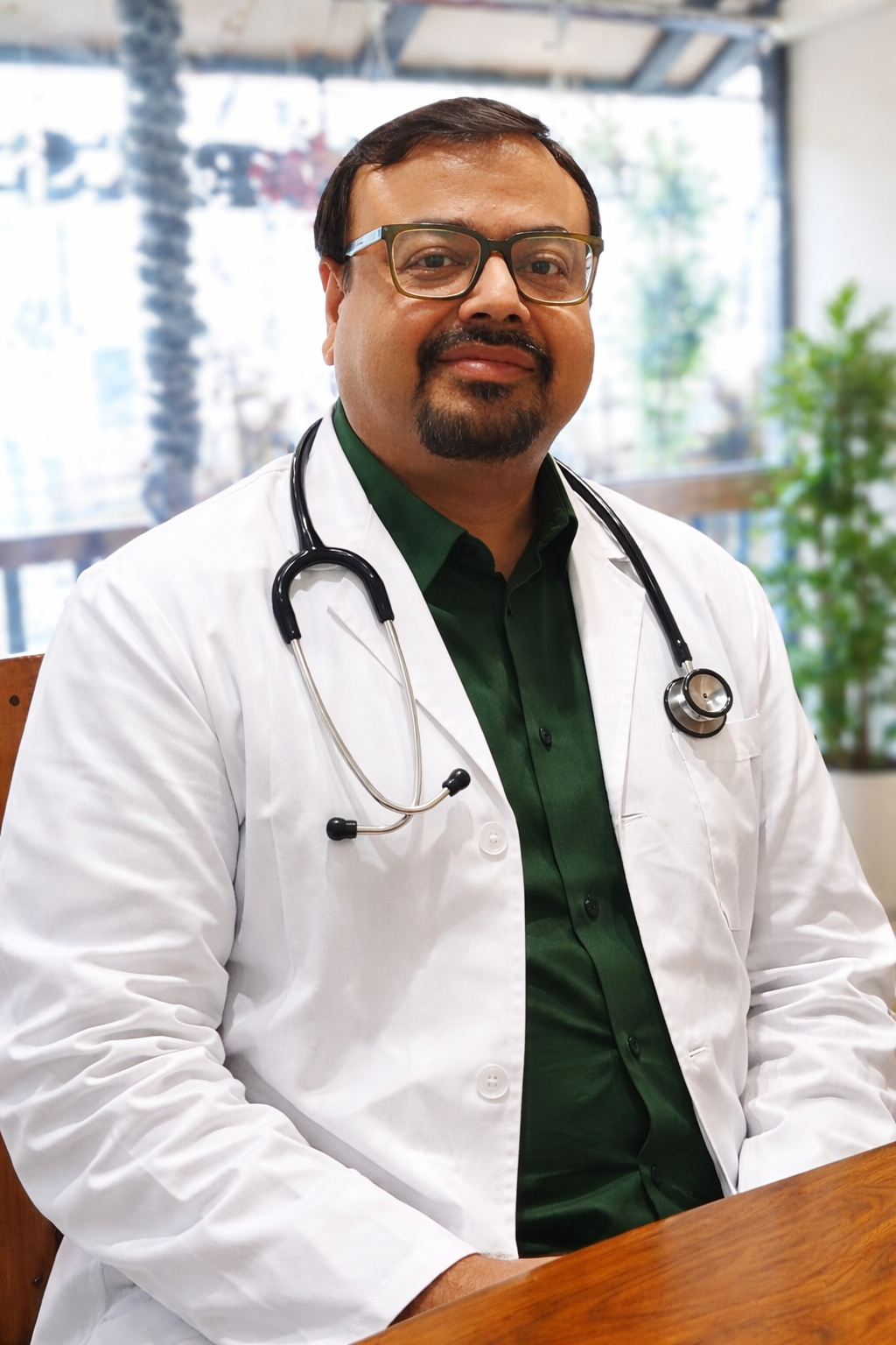 dr saurav banerjee ortho